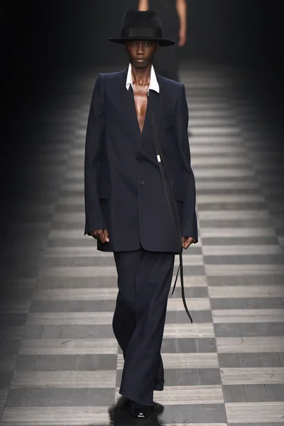 Look 7
